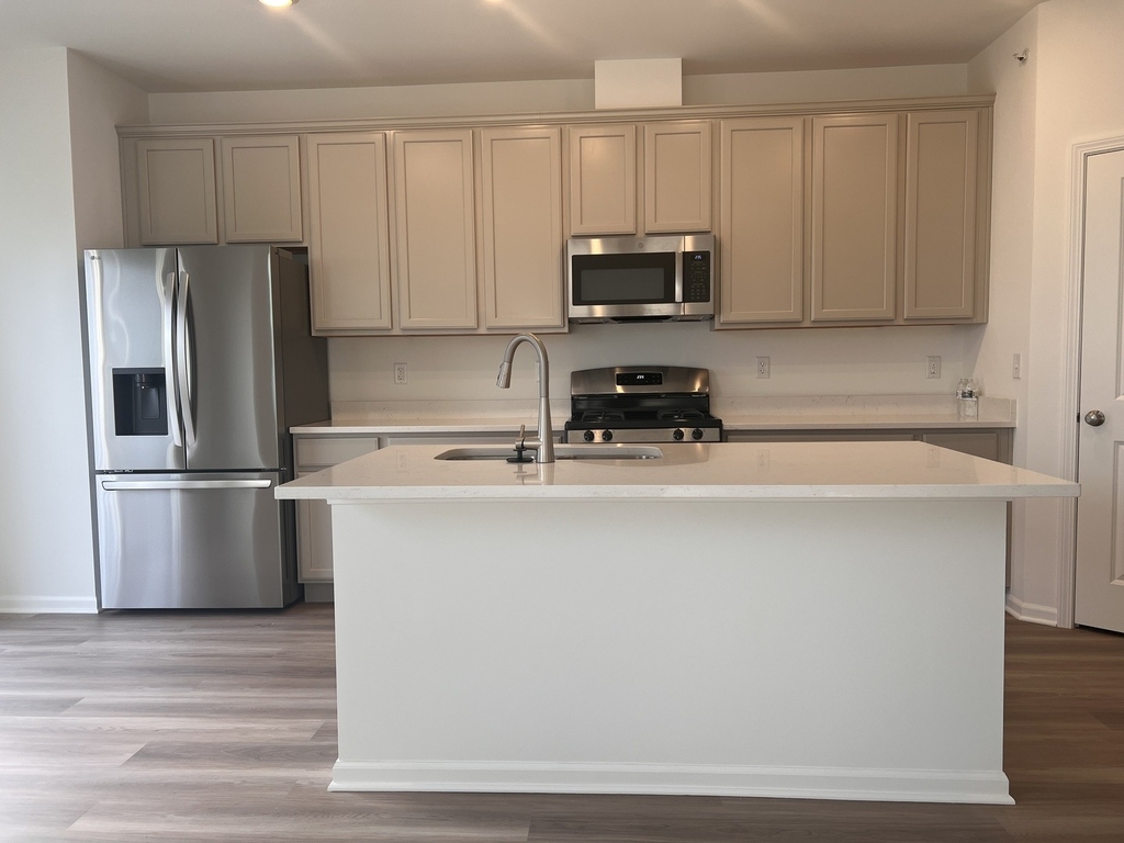 302 Kingsport Drive - Photo 3