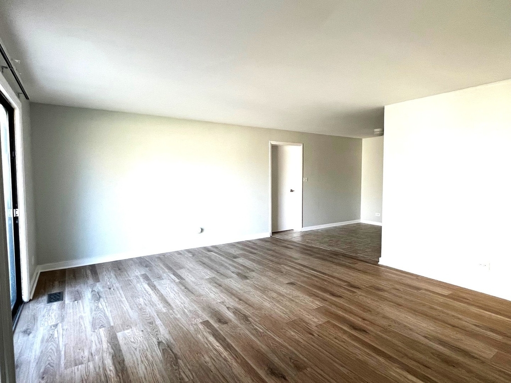 102 Tonset Court - Photo 1