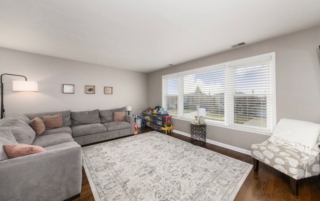 8735 N Wisner Street - Photo 3