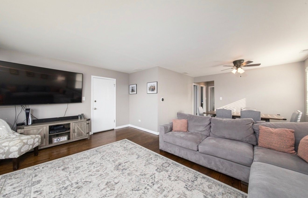 8735 N Wisner Street - Photo 2