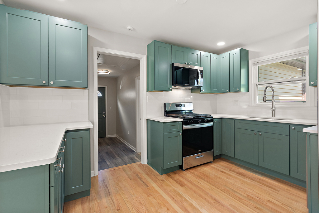 11920 S 74th Avenue - Photo 9