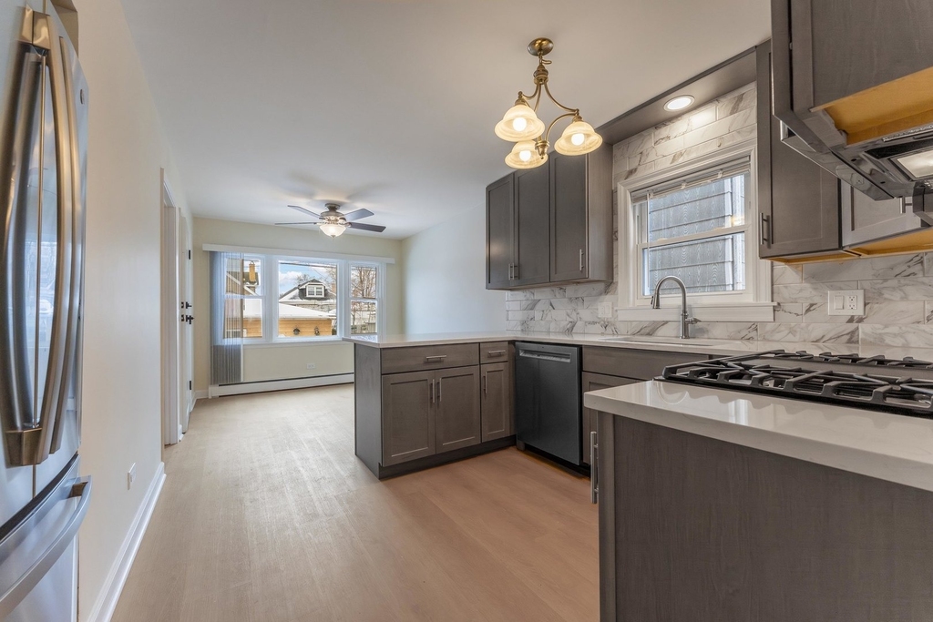 6031 W Addison Street - Photo 7