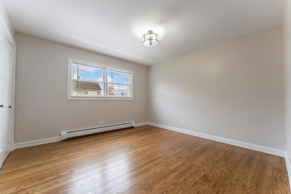 6031 W Addison Street - Photo 5