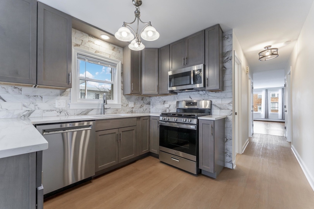 6031 W Addison Street - Photo 8