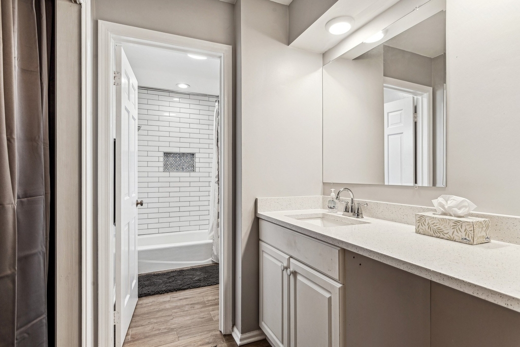 8951 Skokie Boulevard - Photo 7