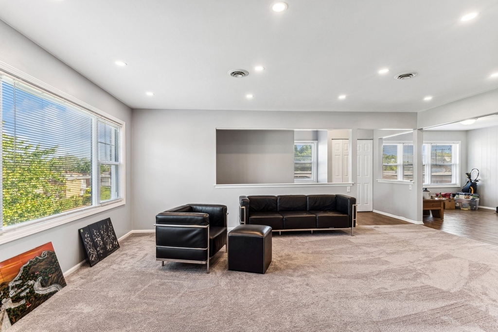 8951 Skokie Boulevard - Photo 1