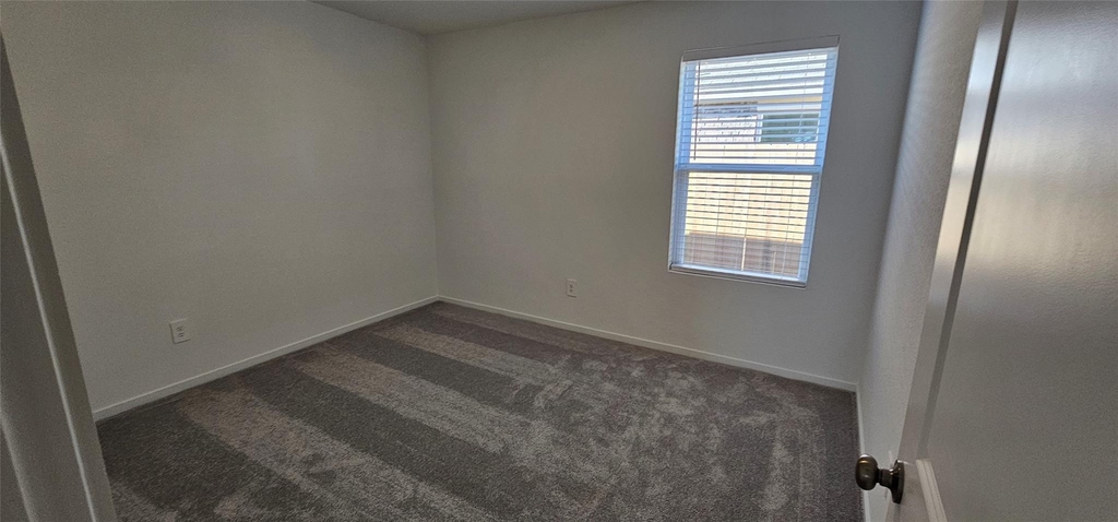 722 Falling Cave Drive - Photo 9