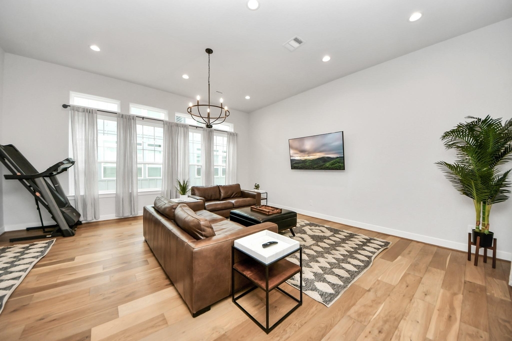 1223 W 16th Street - Photo 27