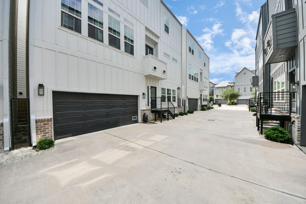 1223 W 16th Street - Photo 5