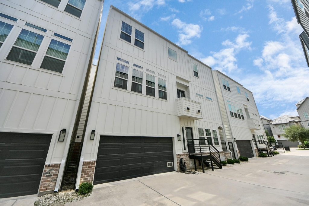 1223 W 16th Street - Photo 4