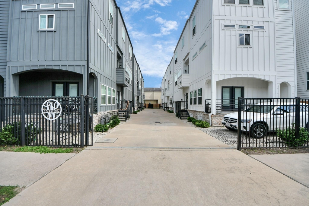 1223 W 16th Street - Photo 1