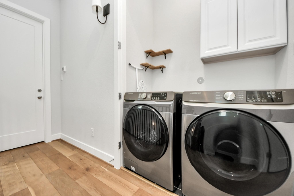 1223 W 16th Street - Photo 8