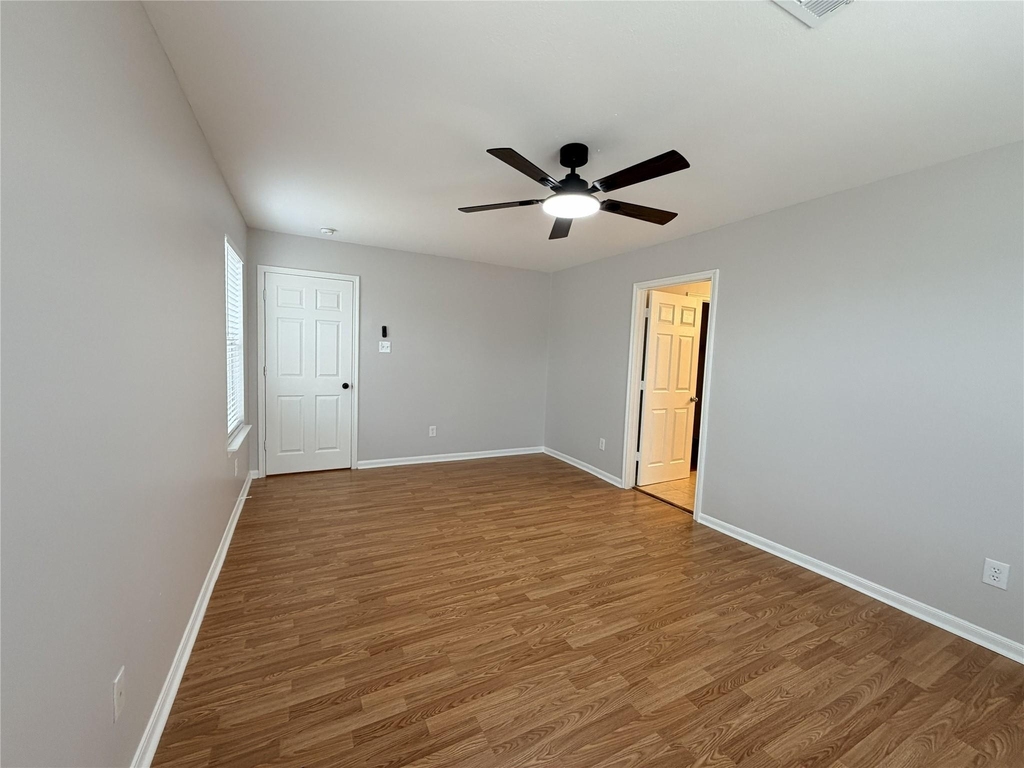 6407 Waldron Drive - Photo 10