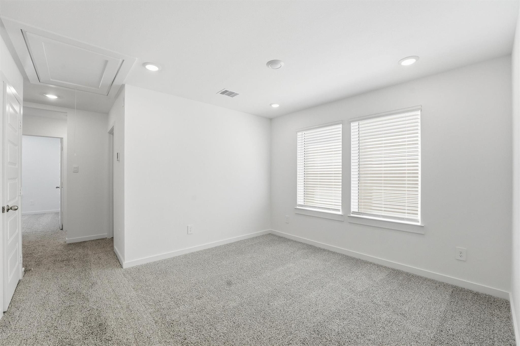 963 Mansfield Street - Photo 8