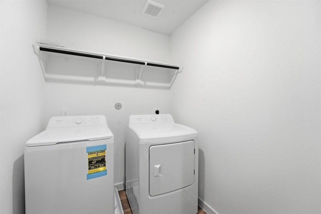 963 Mansfield Street - Photo 1
