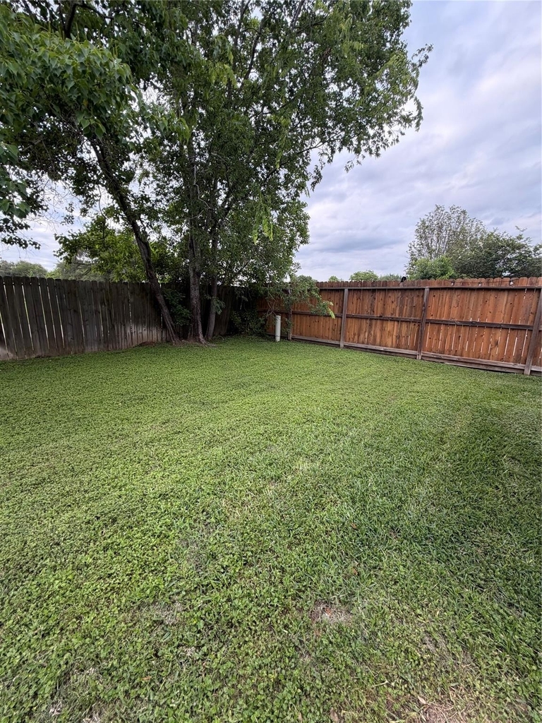 2922 Sandleigh Drive - Photo 11