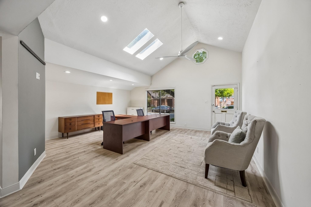 905 Harvard Street - Photo 2