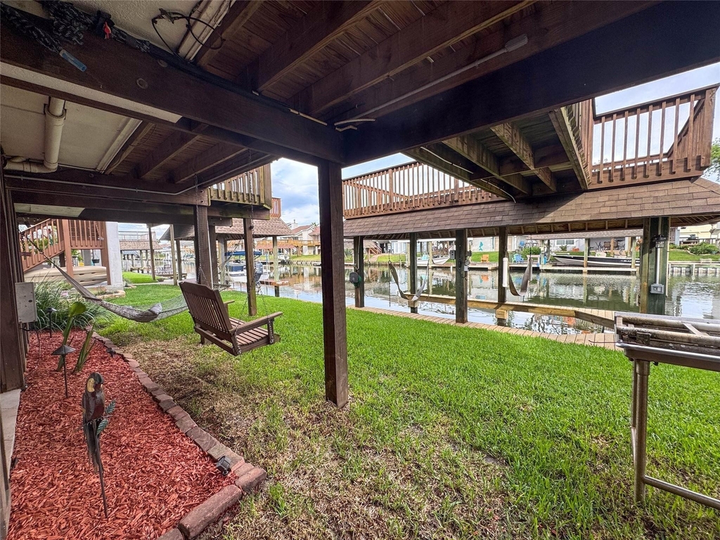 1031 Redfish Street - Photo 3