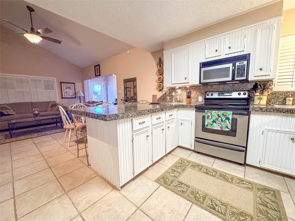 1031 Redfish Street - Photo 10