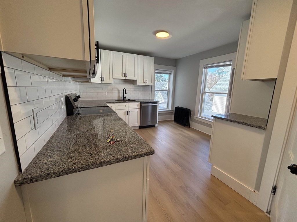 162 Front - Photo 6