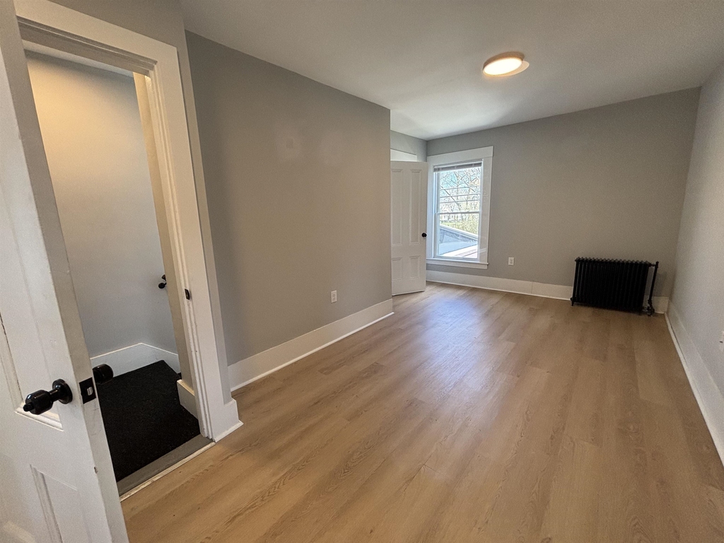 162 Front - Photo 7