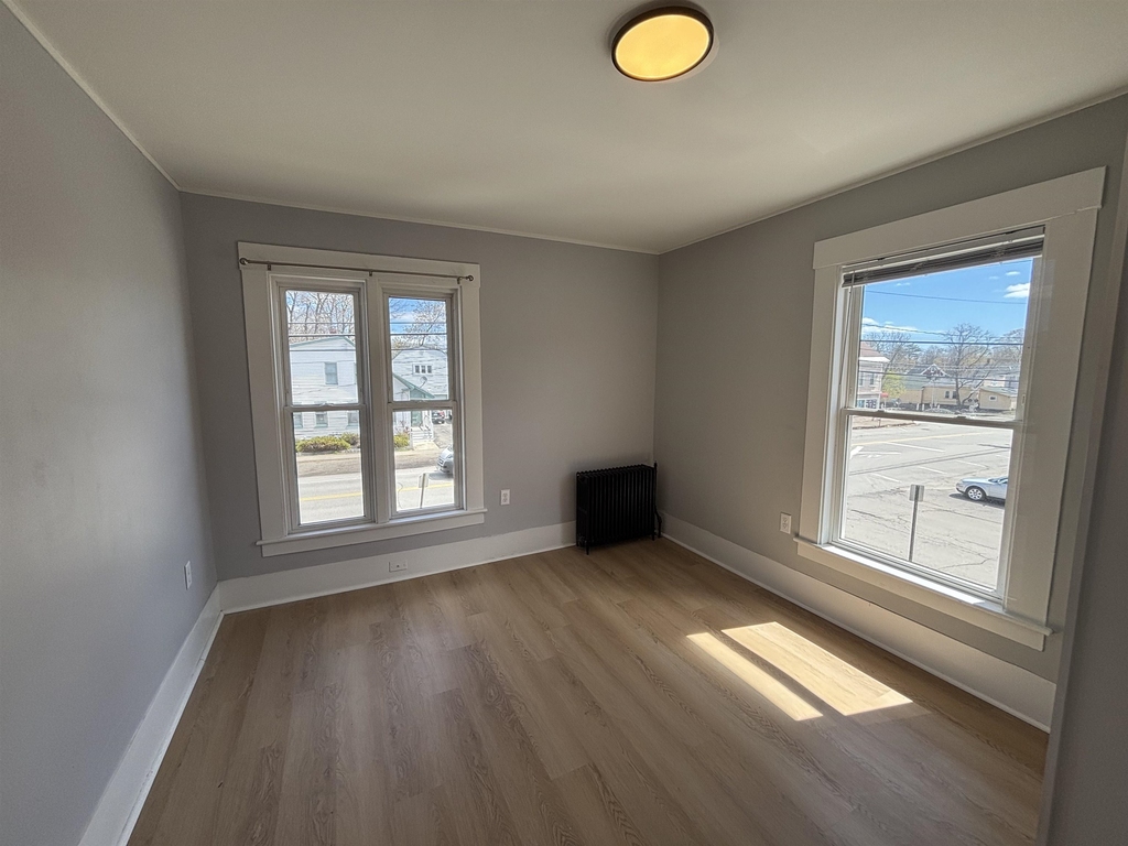 162 Front - Photo 2