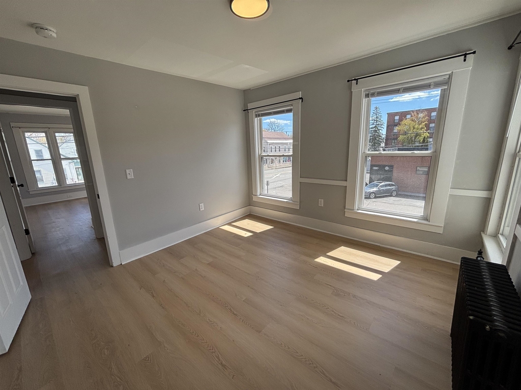 162 Front - Photo 3