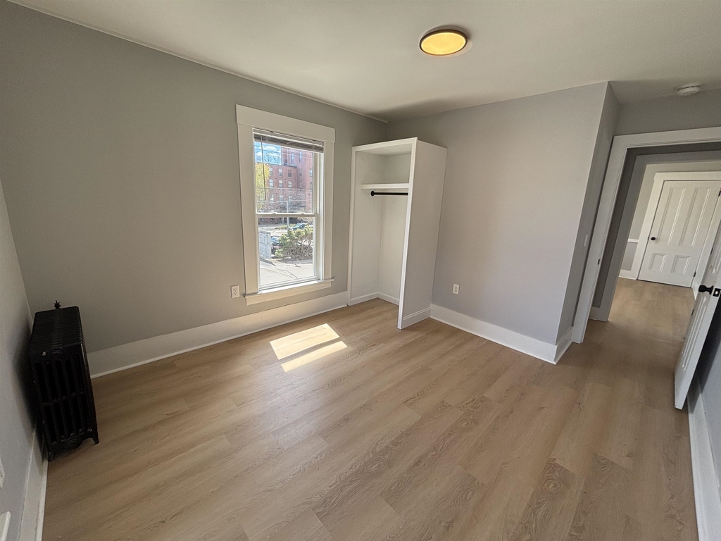 162 Front - Photo 1