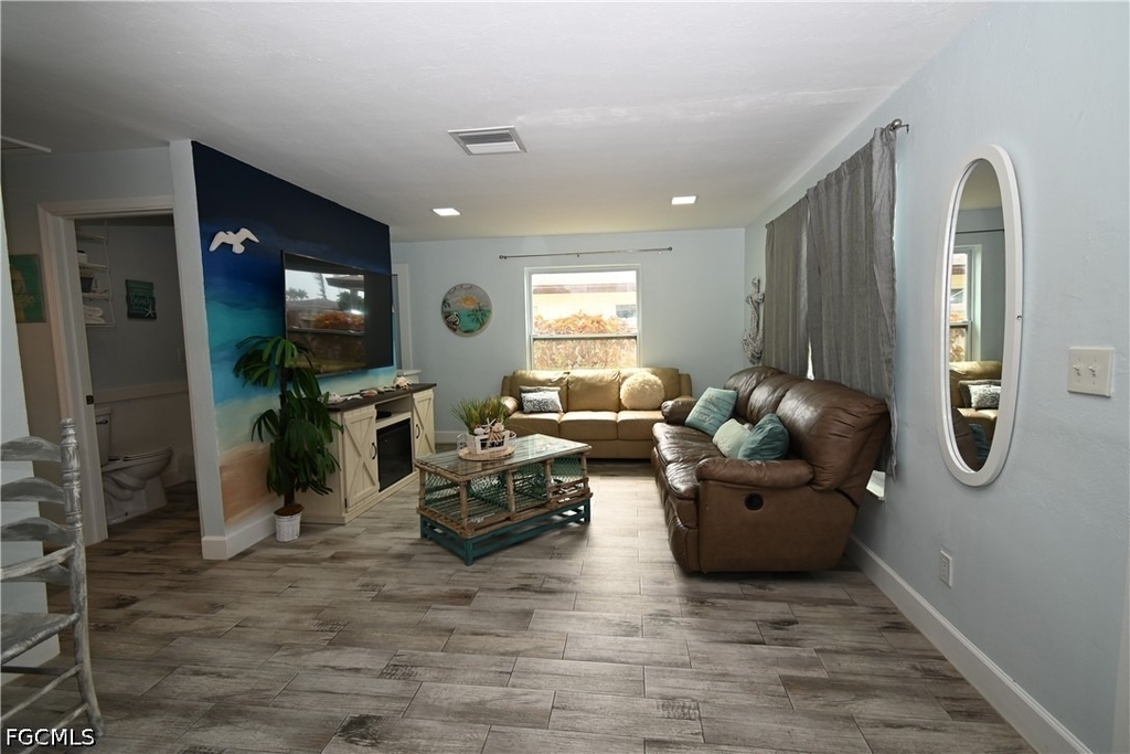 206 Cape Coral Parkway W - Photo 2