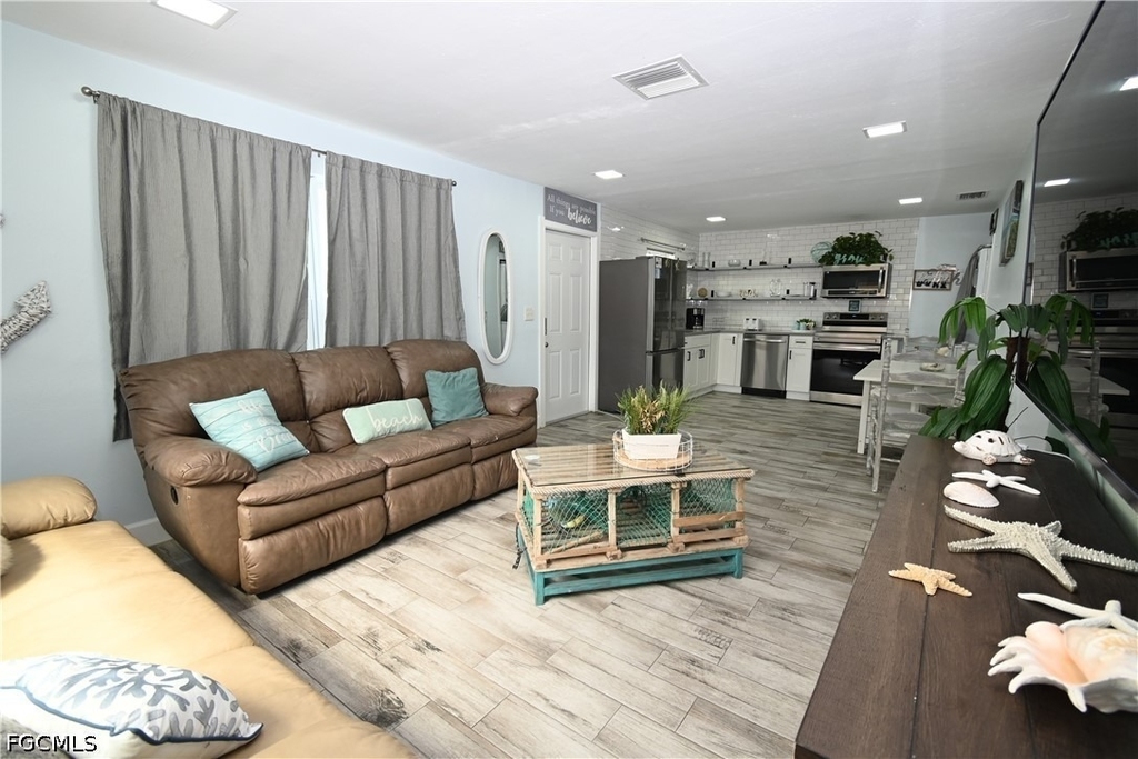 206 Cape Coral Parkway W - Photo 3