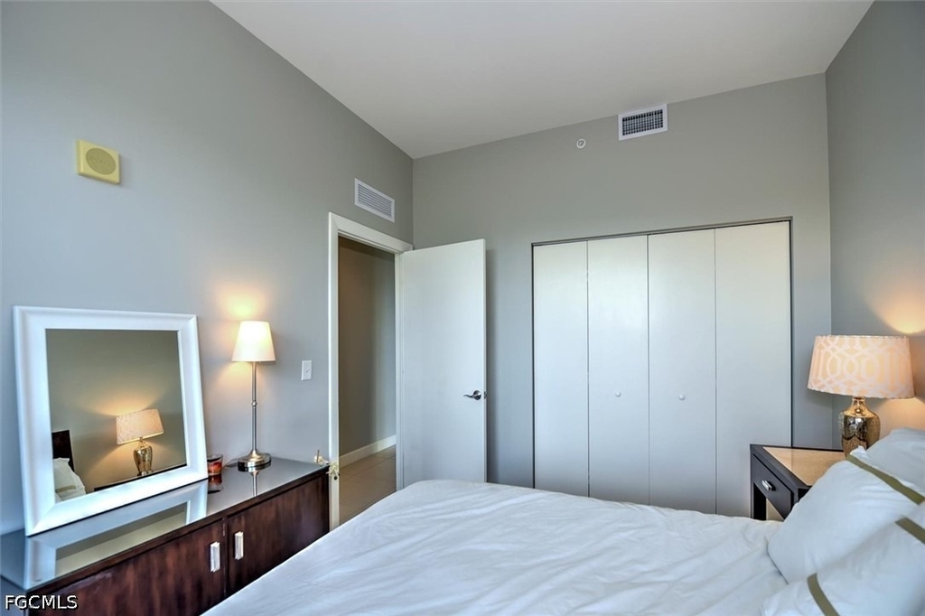 3000 Oasis Grand Boulevard - Photo 19