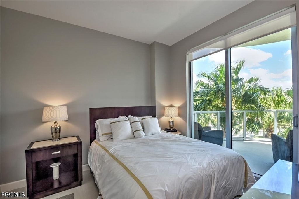 3000 Oasis Grand Boulevard - Photo 10