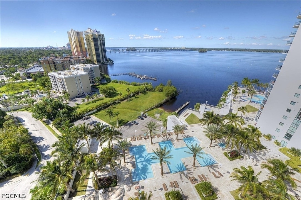 3000 Oasis Grand Boulevard - Photo 24