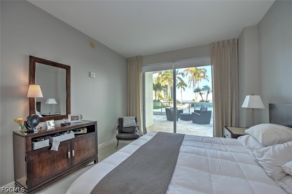 3000 Oasis Grand Boulevard - Photo 11