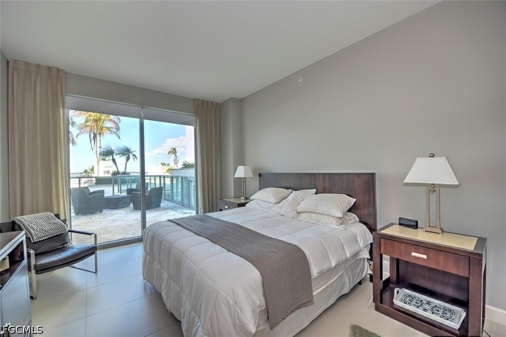 3000 Oasis Grand Boulevard - Photo 9