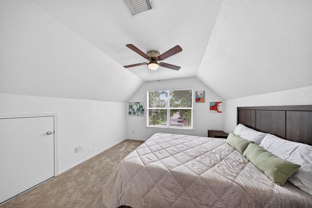 1318 Dennis Street - Photo 17