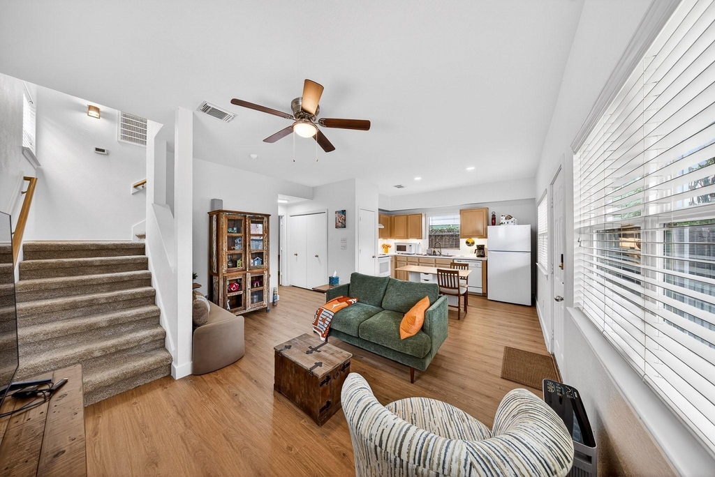 1318 Dennis Street - Photo 0