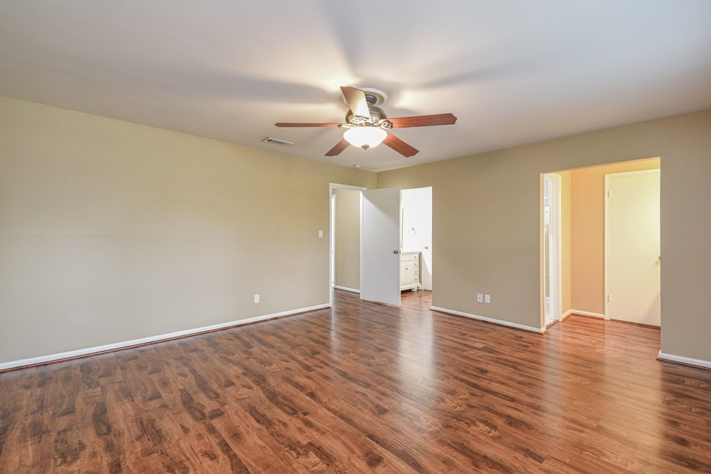 10502 Hammerly Boulevard - Photo 18