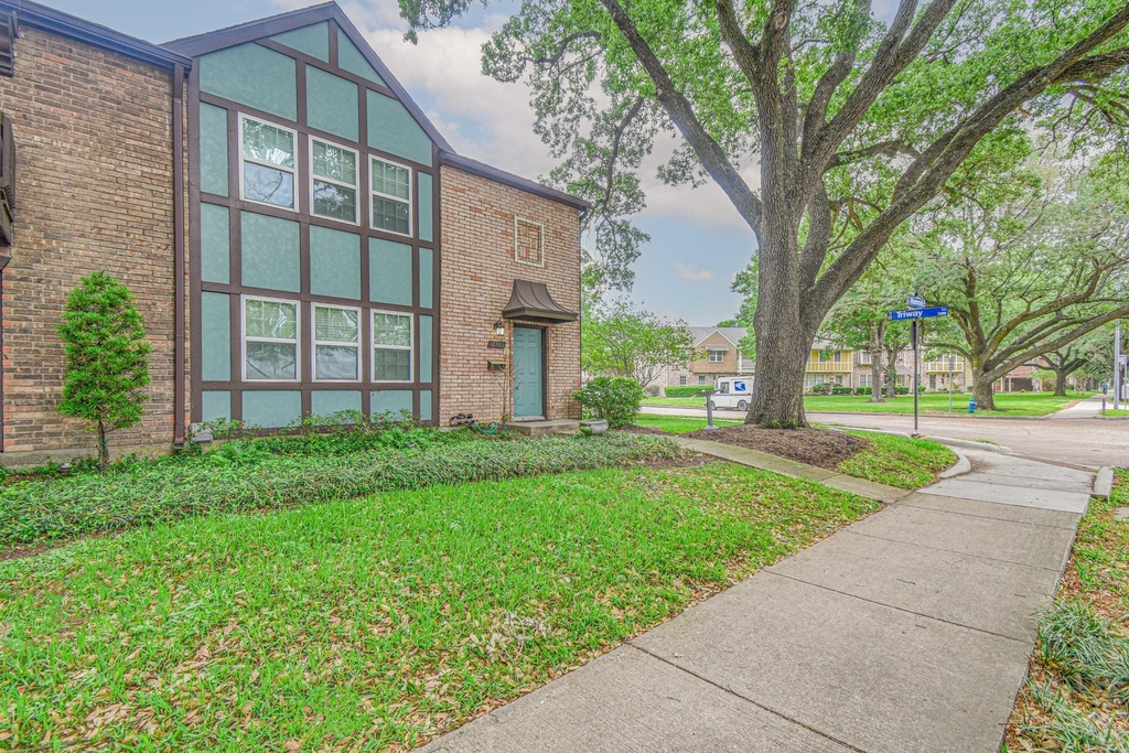 10502 Hammerly Boulevard - Photo 3