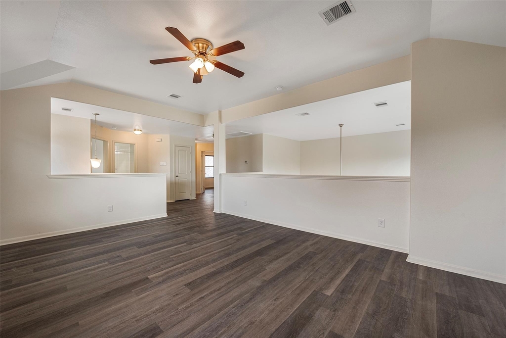 106 Crown Point Court - Photo 14