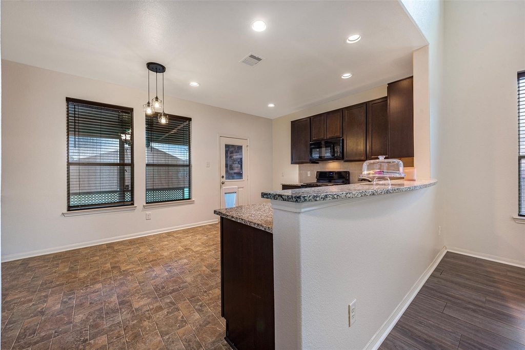 106 Crown Point Court - Photo 7