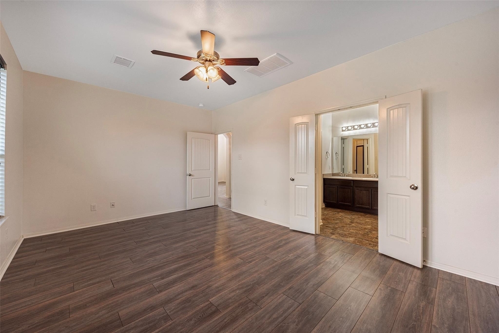 106 Crown Point Court - Photo 11