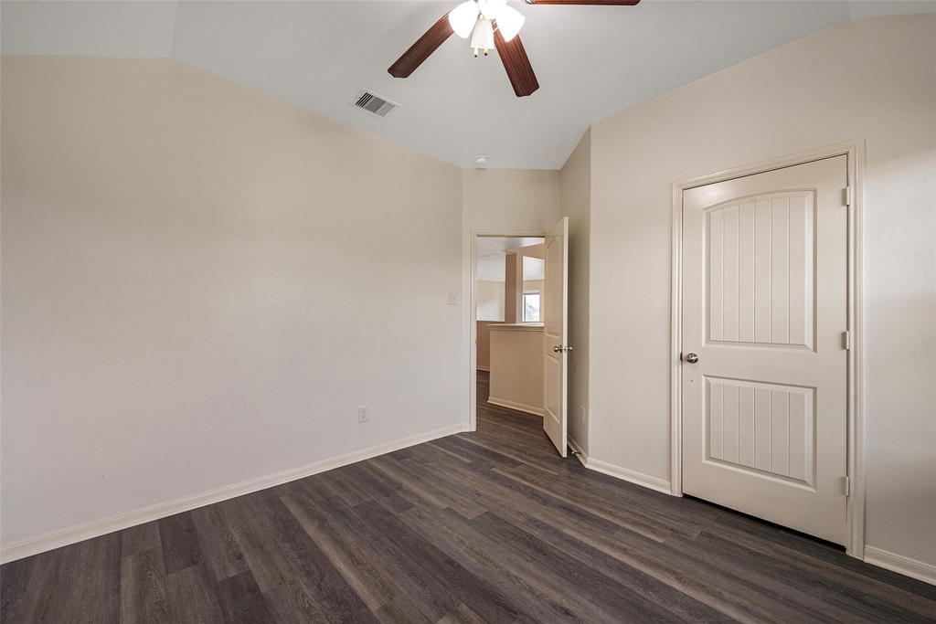 106 Crown Point Court - Photo 16