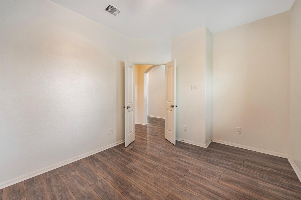 106 Crown Point Court - Photo 2