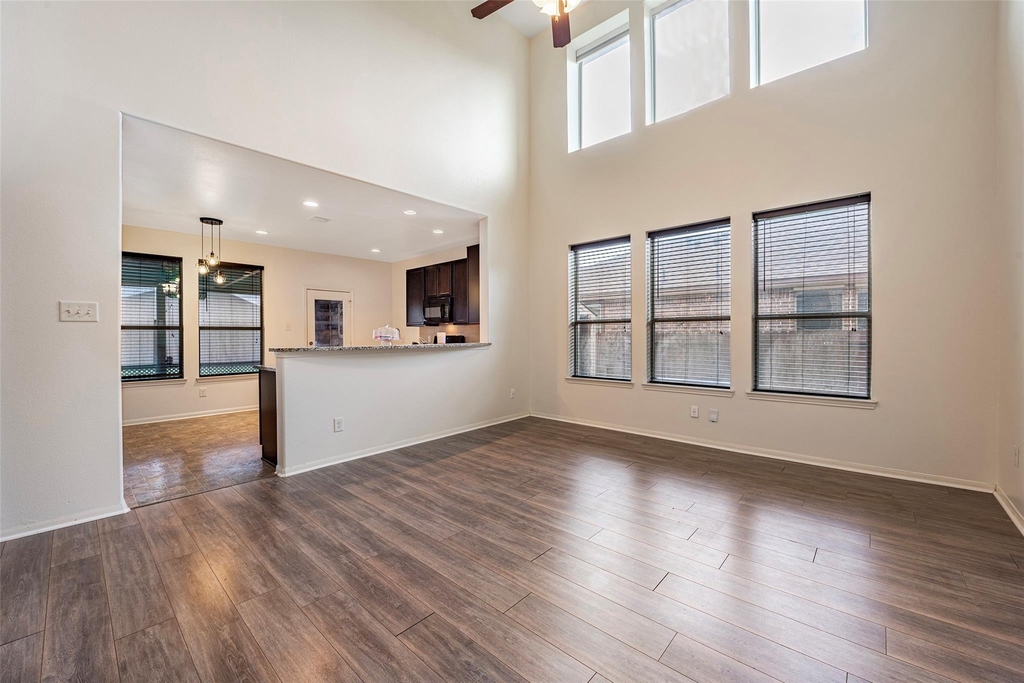 106 Crown Point Court - Photo 5