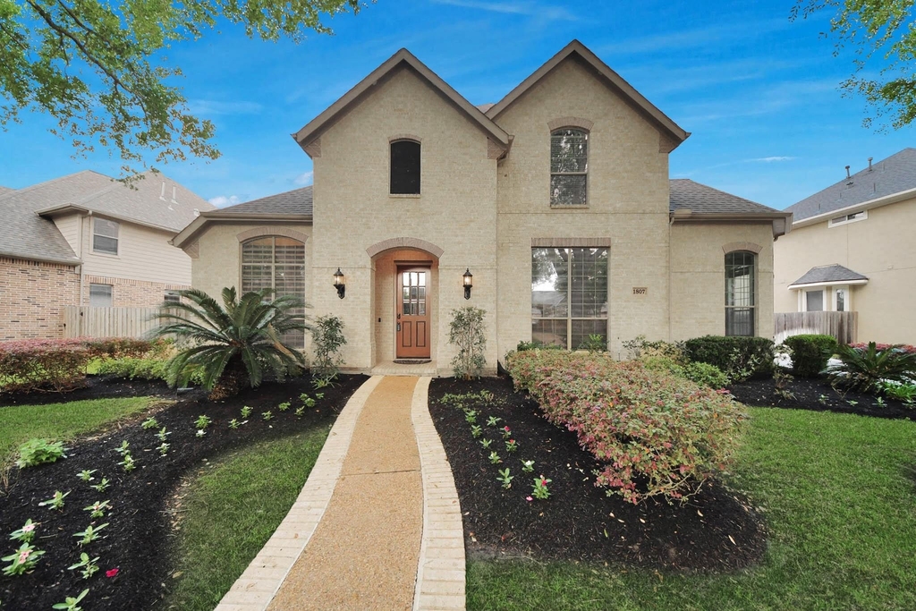 1807 Ravenel Lane - Photo 1
