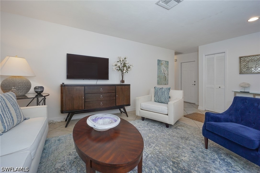 768 96th Avenue N - Photo 4