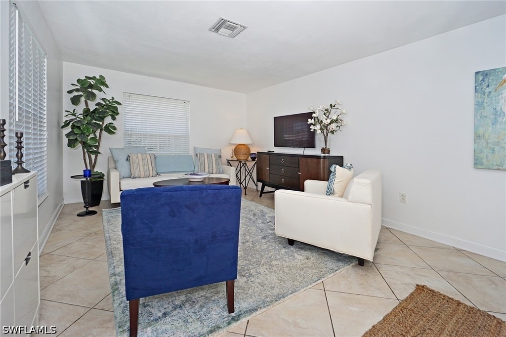 768 96th Avenue N - Photo 3