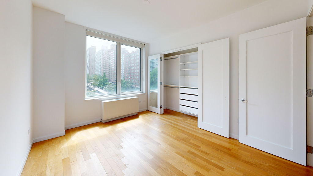 808 Columbus Ave - Photo 3