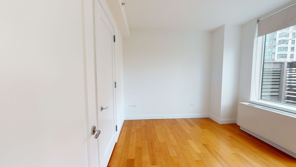 805 Columbus Ave - Photo 3